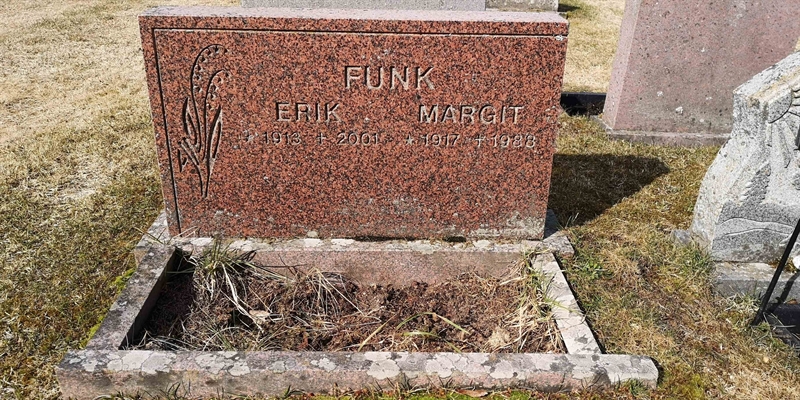 Grave number: 1 URN1     7