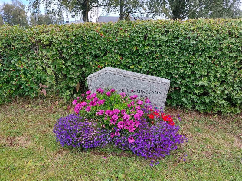 Grave number: K K   212