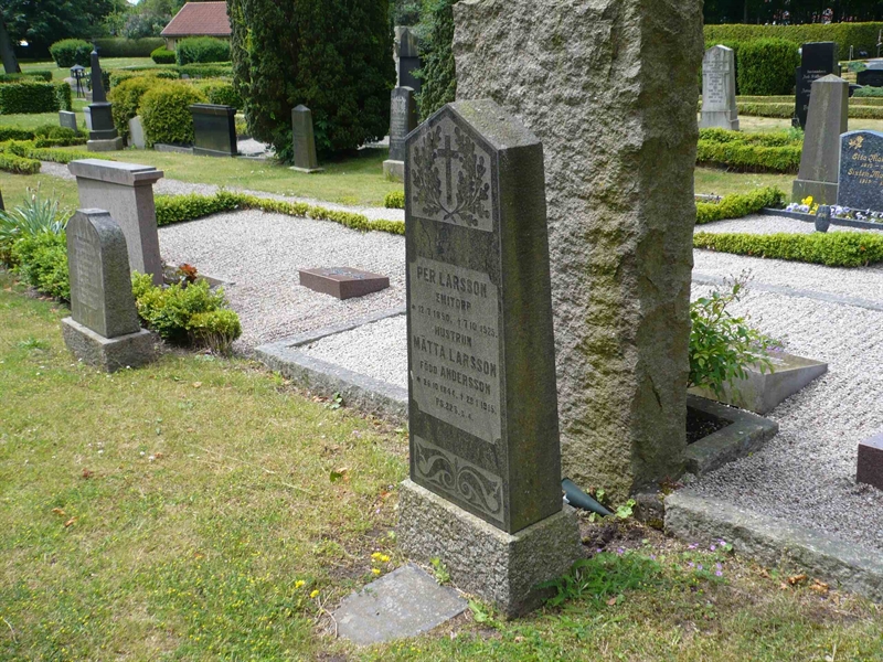 Grave number: 1 8    57