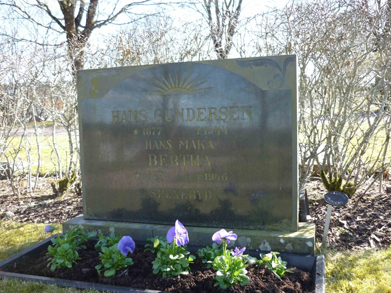 Grave number: ÖD 05   61, 62