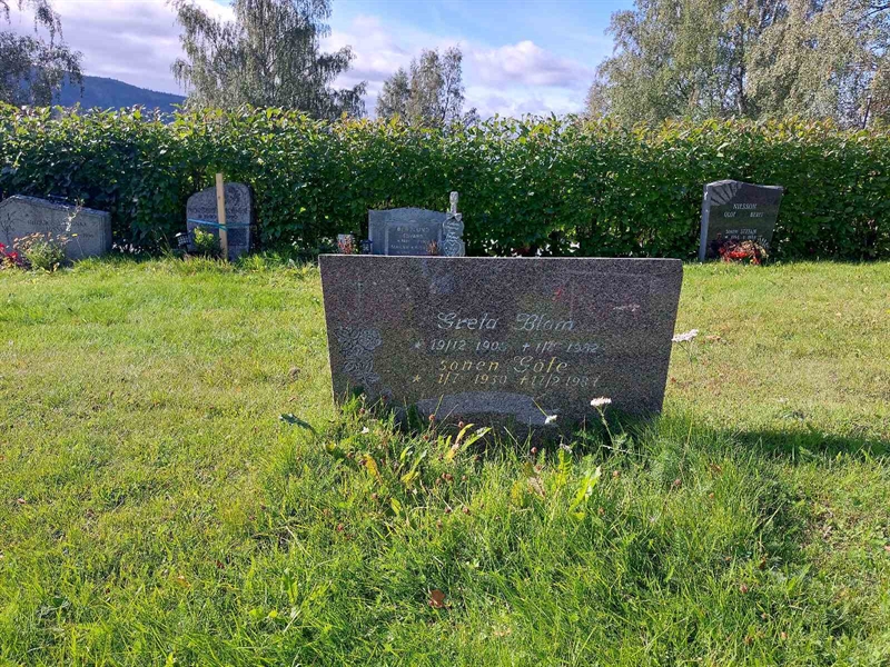 Grave number: K J   148