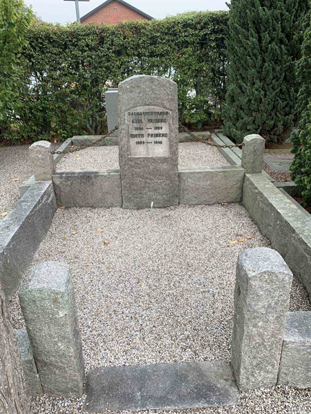 Grave number: NK IX   136