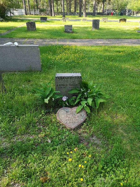 Grave number: NK 02    45