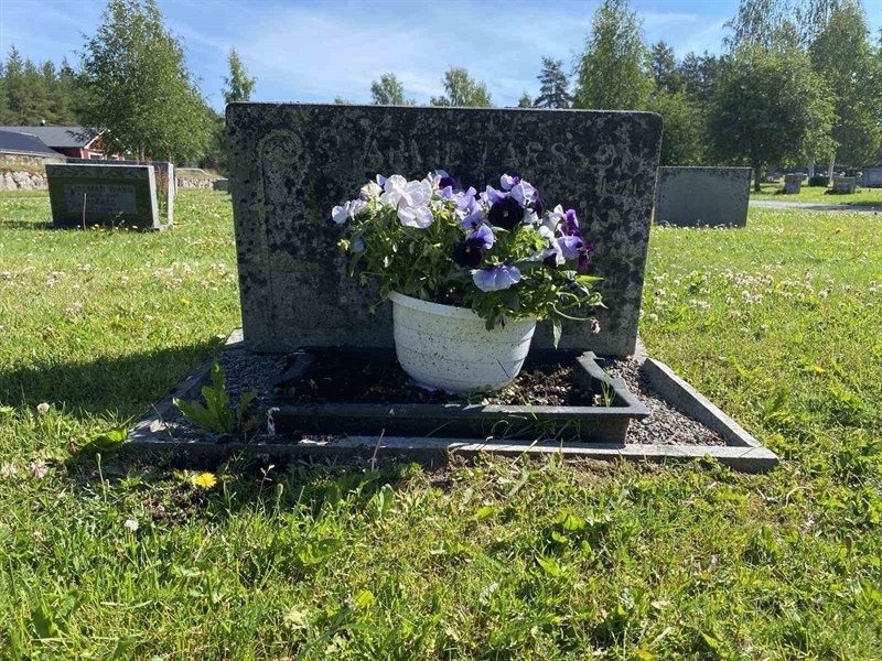 Grave number: 4 G 08 4