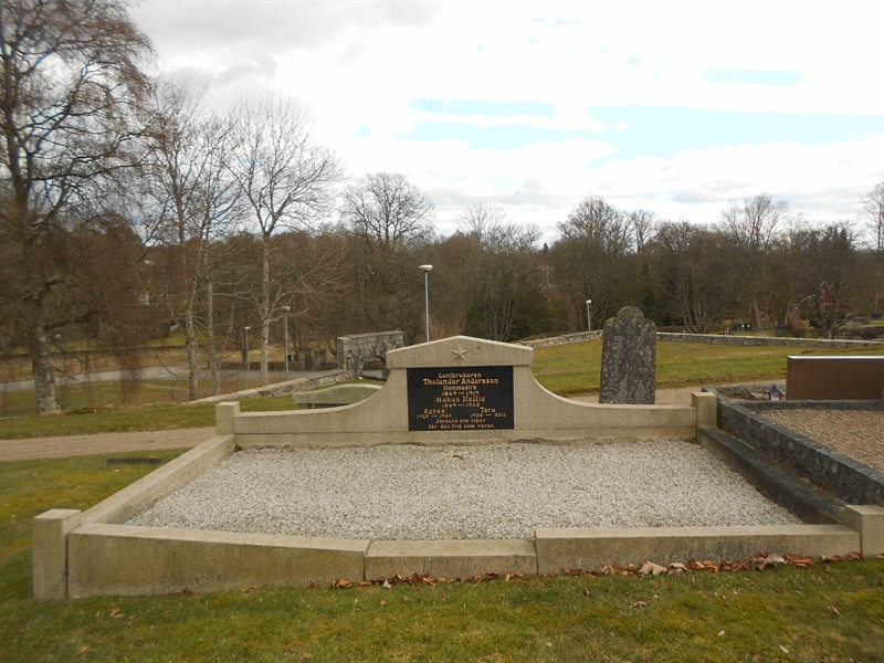 Grave number: NÅ G4   164, 165, 166
