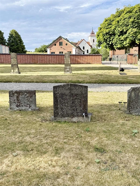 Grave number: BR E    17