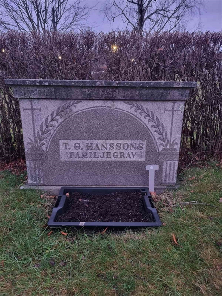 Grave number: 1 12   88