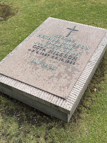 Grave number: SKF E    39, 40