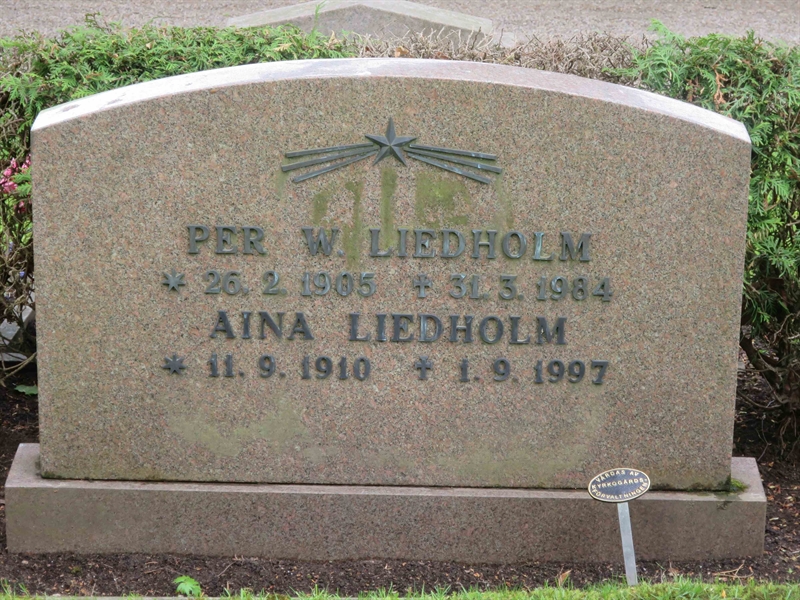 Grave number: HÖB 71   240