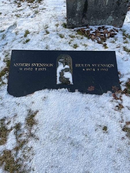 Grave number: Lax mell Kv4 106+107