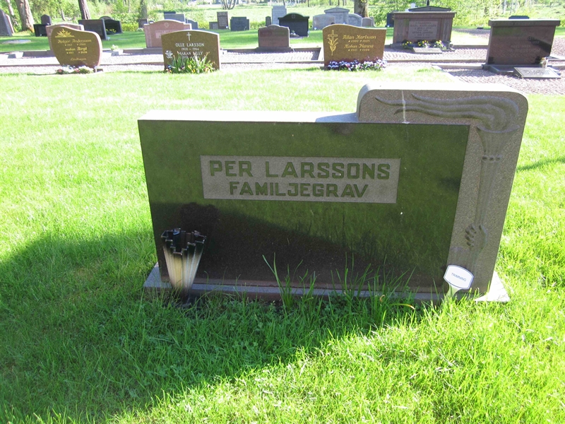 Grave number: 07 H    3
