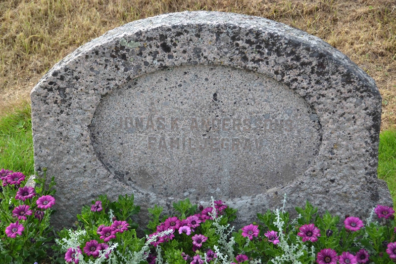 Grave number: 11 1   197-199