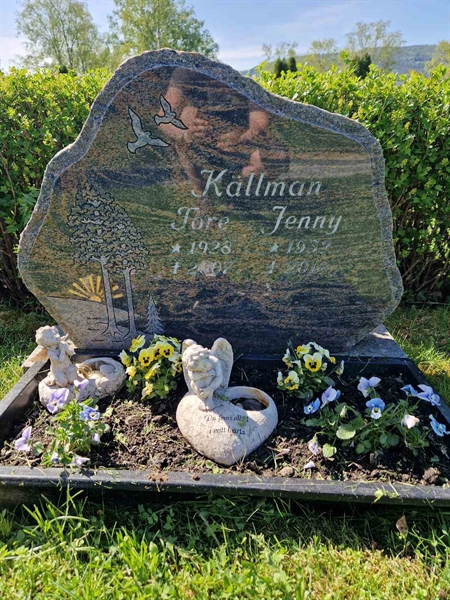 Grave number: 501 25 5228