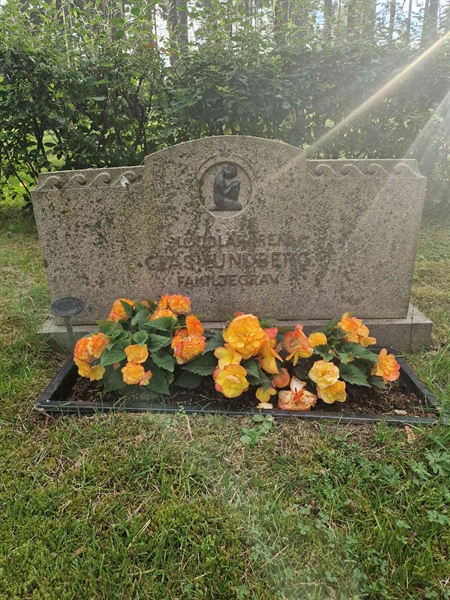 Grave number: 1 KV.1    85-86