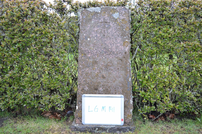 Grave number: LG M   141