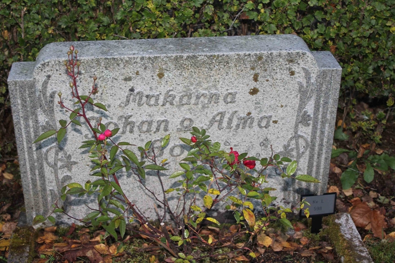 Grave number: A L  598