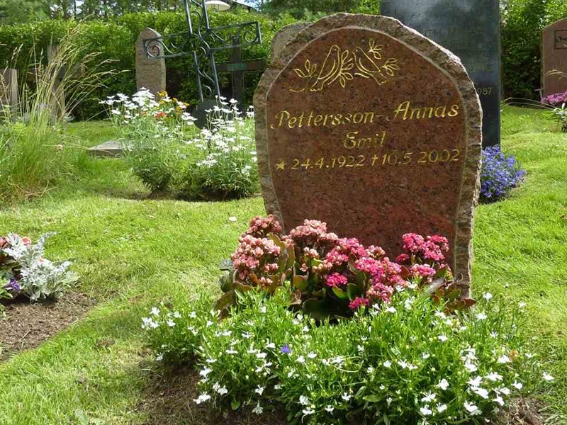 Grave number: 1 M   30