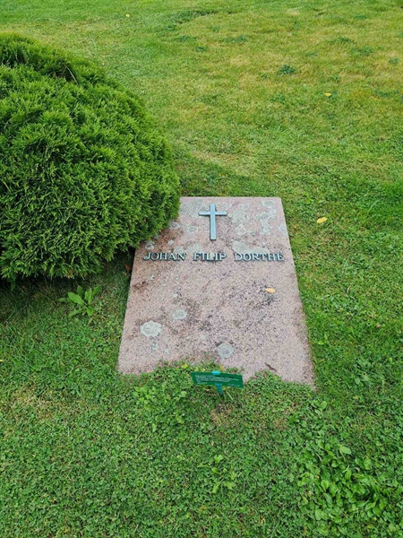 Grave number: KN 02   494