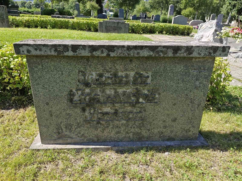 Grave number: 1 FRID 33-34