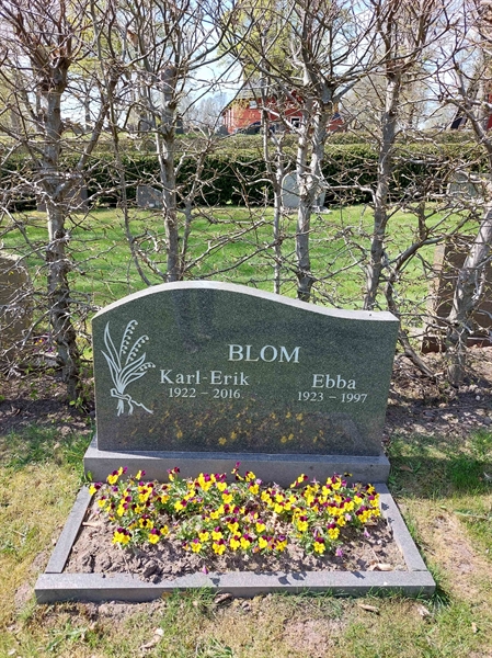 Grave number: HÖ 8   39, 40