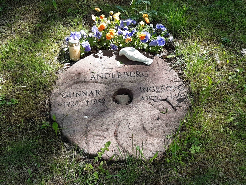 Grave number: KA 15   229