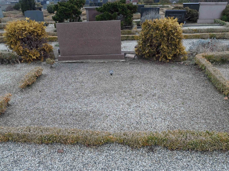 Grave number: 2 01  1971