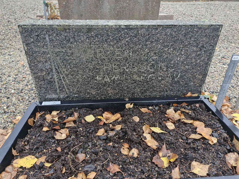 Grave number: AK A   635-637