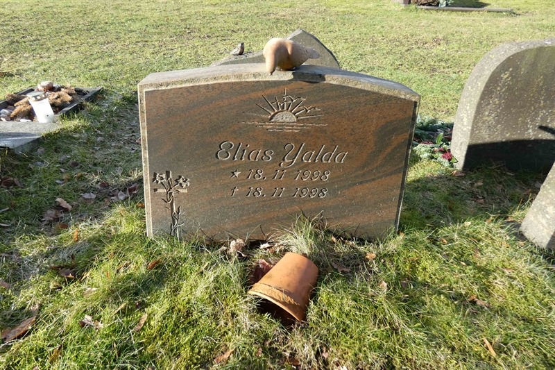Grave number: SN E Barn 11