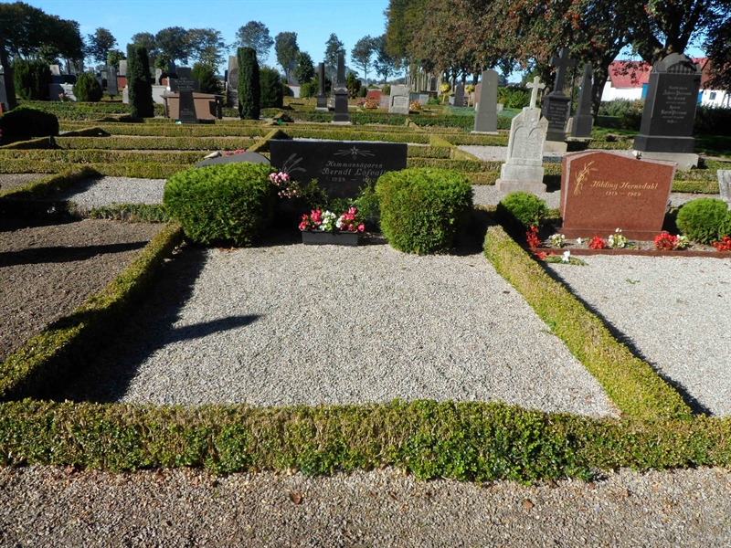 Grave number: ÖT GNK1  11:1, 11:2, 11:3, 11:4