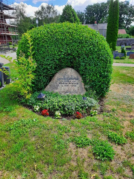 Grave number: M1 O    15, 16