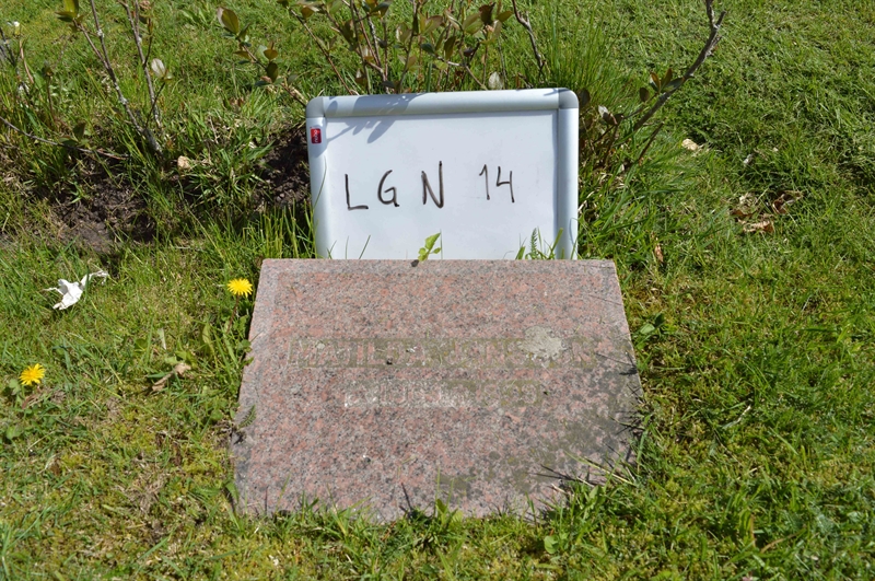 Grave number: LG N    14