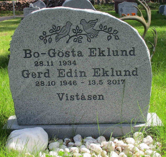 Grave number: 1 23    17