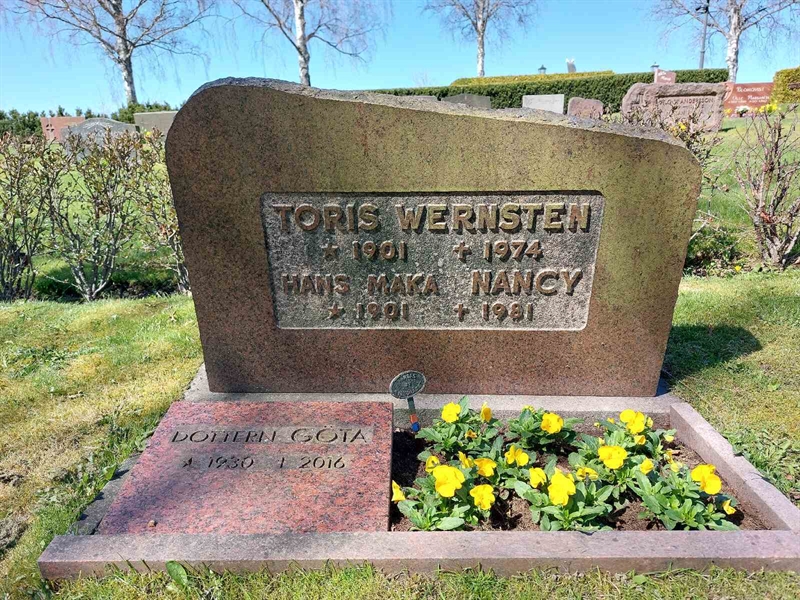 Grave number: HV 34   35, 36