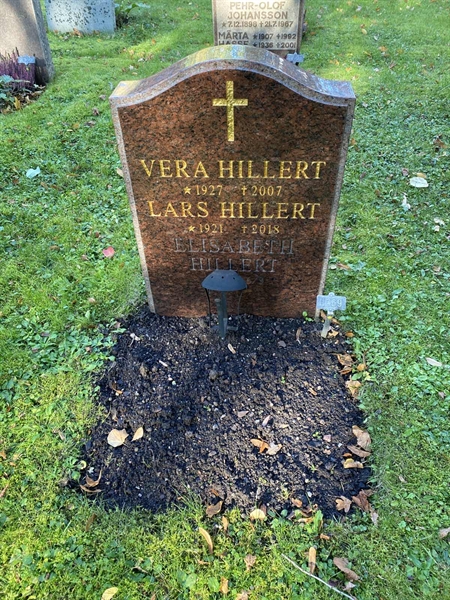 Grave number: 1 H   369