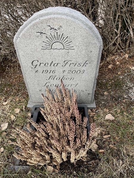 Grave number: R 4U 2