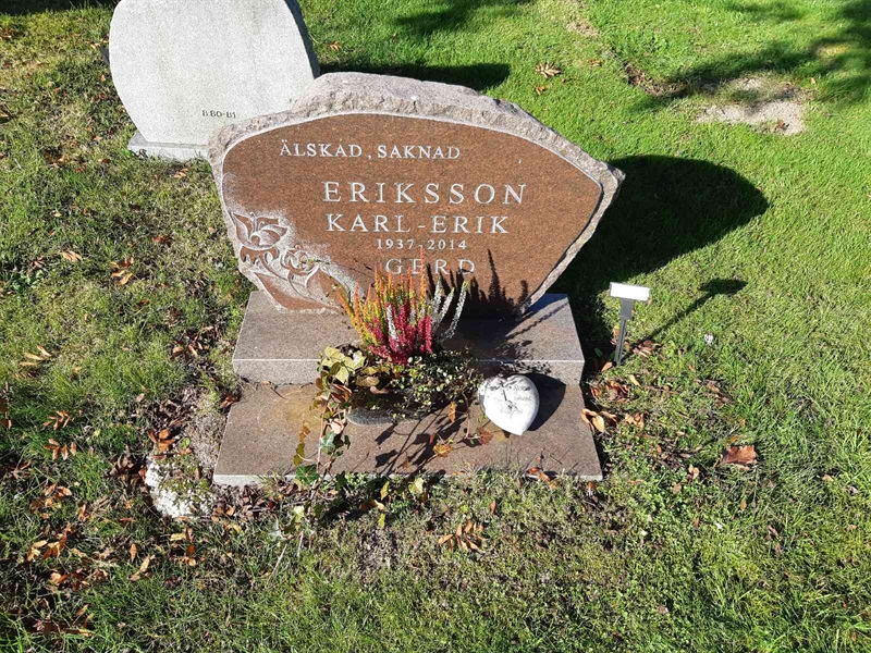 Grave number: Fr 8   114-115