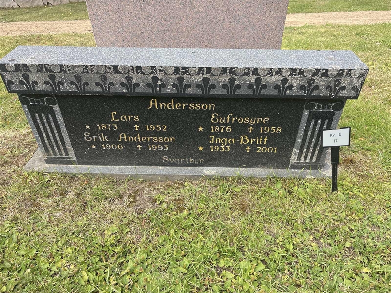 Grave number: 003 D    17