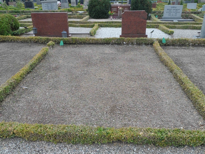 Grave number: ÖT GNK2C    15, 16