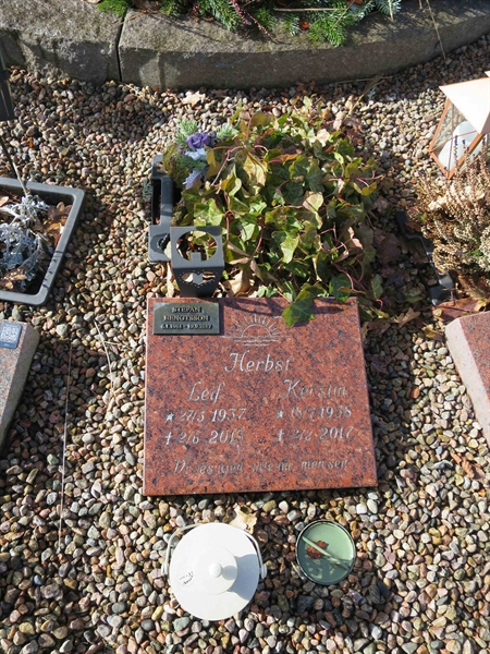 Grave number: HNB IV    54