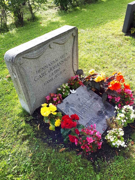 Gravnummer: GK F 4   323