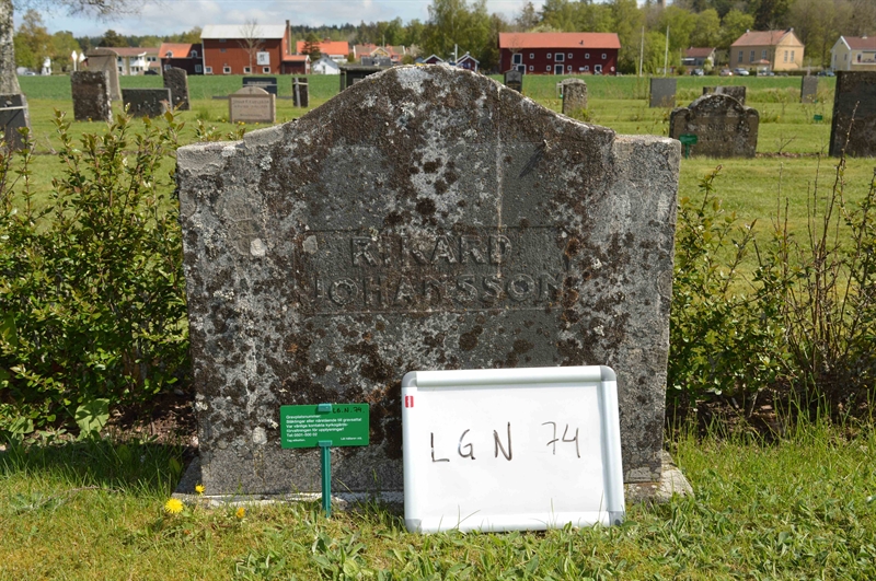 Grave number: LG N    74