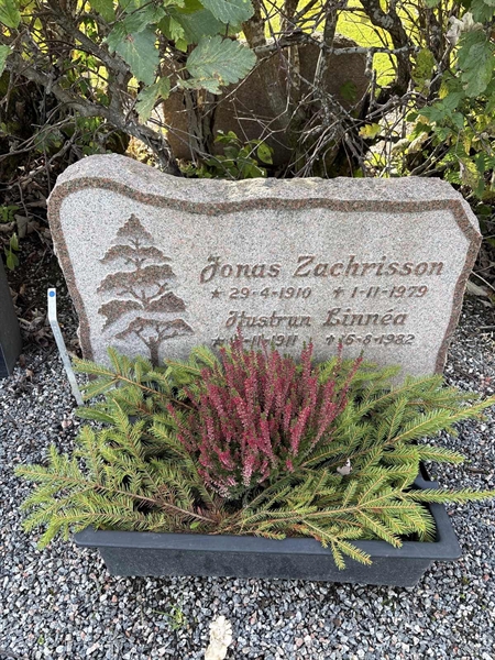 Grave number: 4 N ND    32