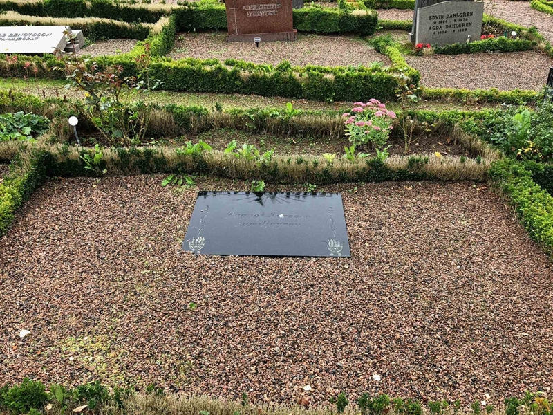 Grave number: Kå 37     3, 4, 5