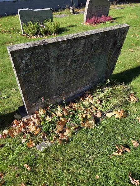 Grave number: T A B   549-550