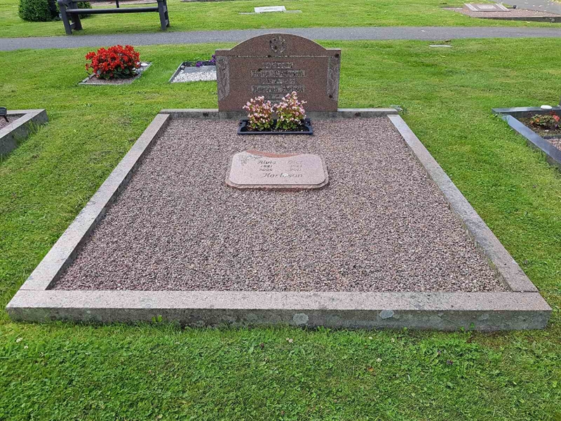 Grave number: 06 60212