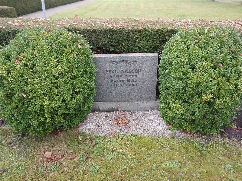 Grave number: FE E   105, 106