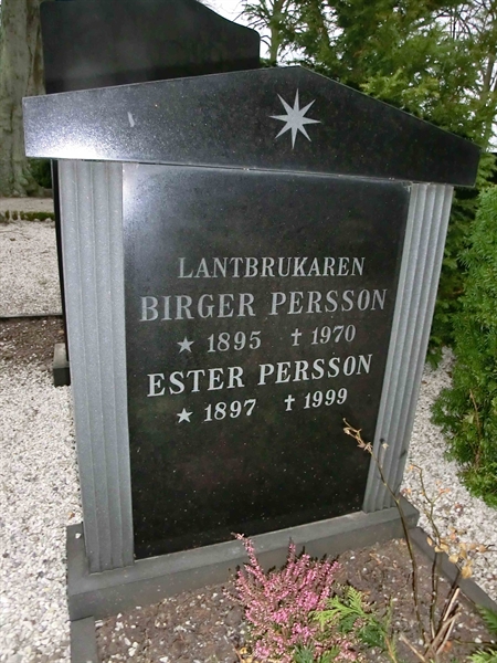 Grave number: LB A 005-008