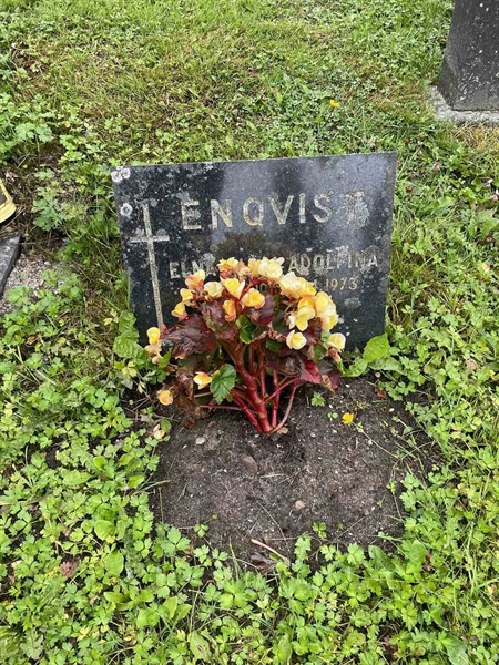 Grave number: N 4 4   575