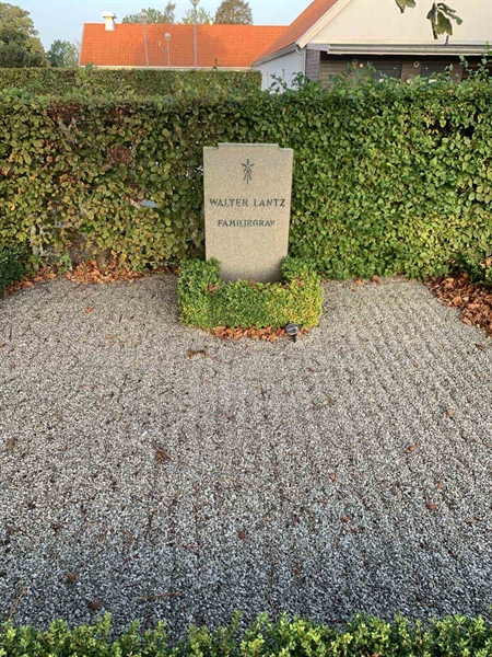 Grave number: NK D    18