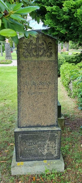 Grave number: LM 1 06  028